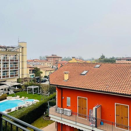 Appartamento Giallo Πεσκιέρα ντελ Γκάρντα Εξωτερικό φωτογραφία